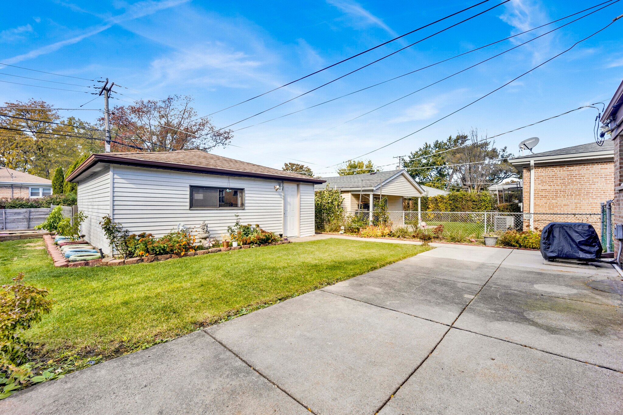 Building Photo - 9410 Lawler Ave