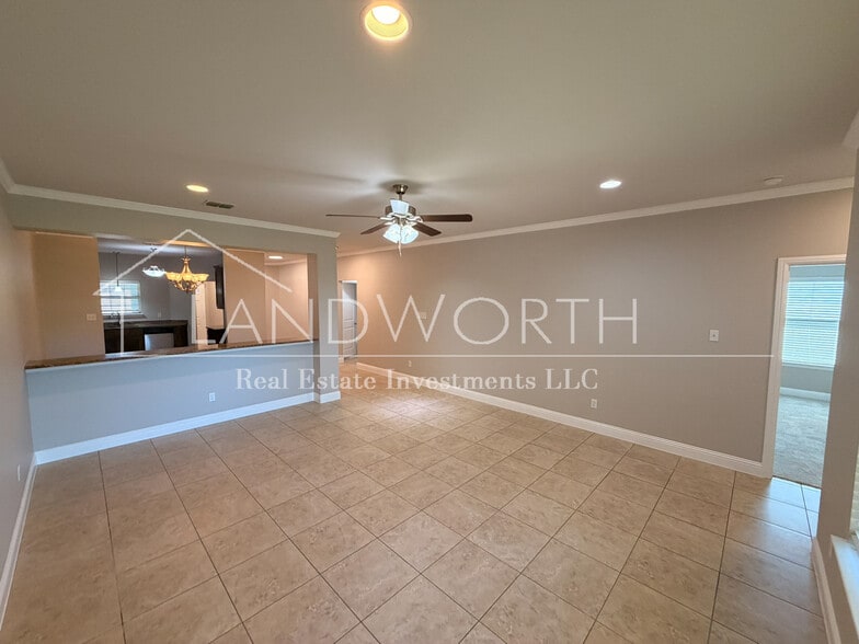 Building Photo - 4612 Angus Dr