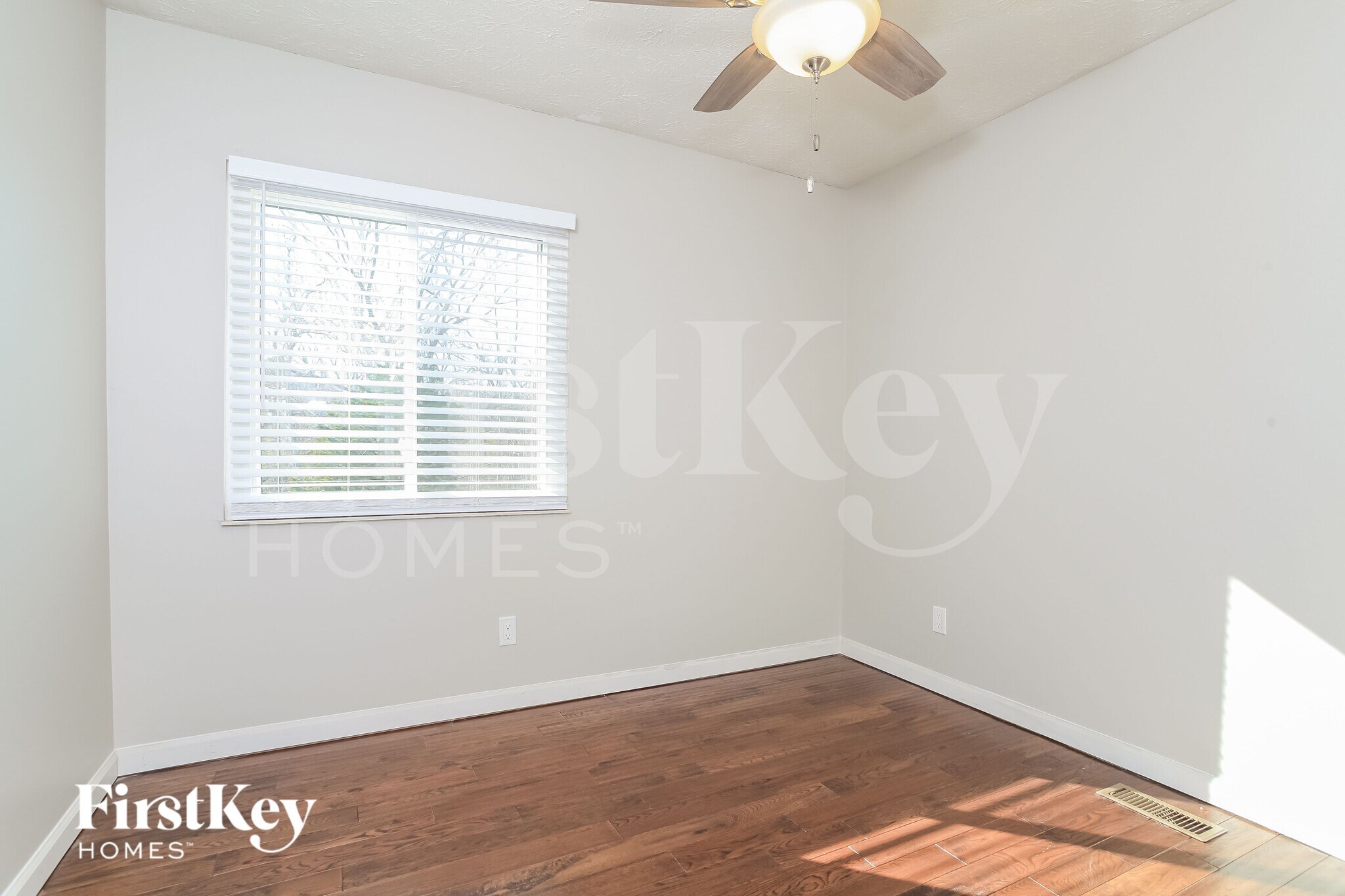 Building Photo - 3072 Hoock Ct