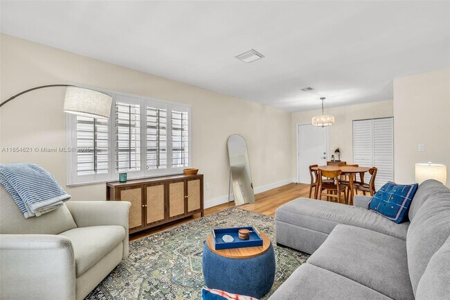 Building Photo - 1150 Madruga Ave