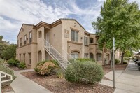 Building Photo - 3400 Cabana Dr