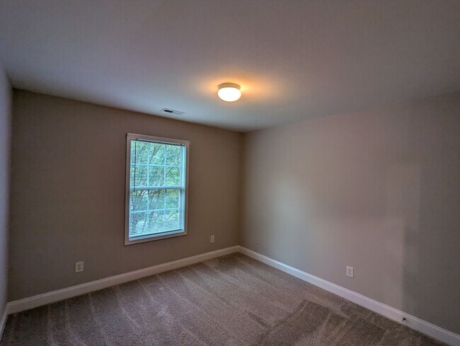 Building Photo - CABARRUS COUNTY-HIGHLAND CREEK 4 BEDROOM/2.5 BATH