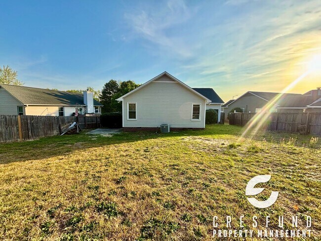 Building Photo - Adorable 3 Bedroom 2 Bathroom House Ready for Move In