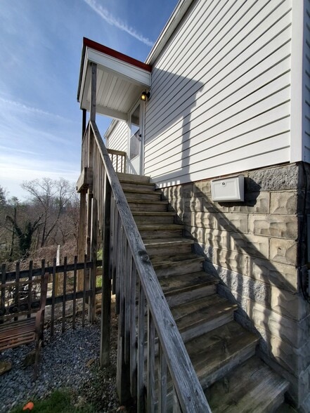 Building Photo - 134 Westwood Dr