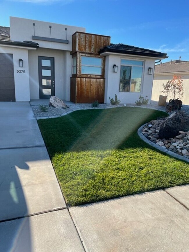 Building Photo - 3076 E Lavatera Dr