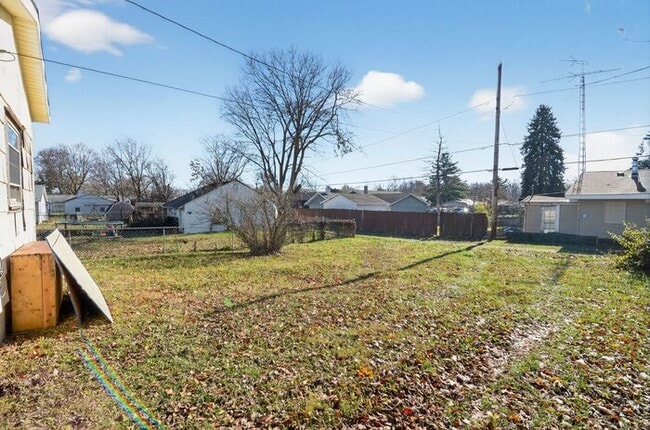 Building Photo - 2405 W 10th St