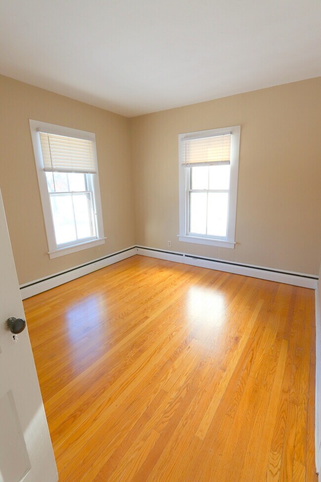 Building Photo - 72 N Whittlesey Ave