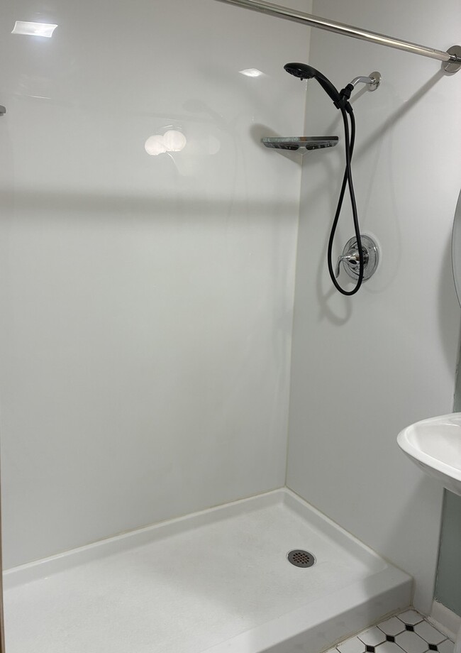 Building Photo - 203 Bonnie Brae Ave