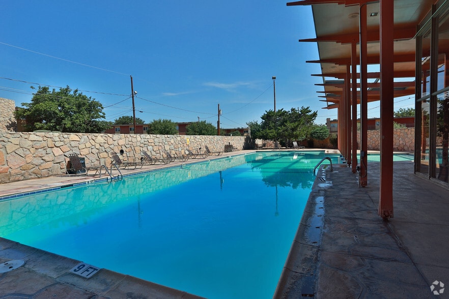  - Agave Courtyard