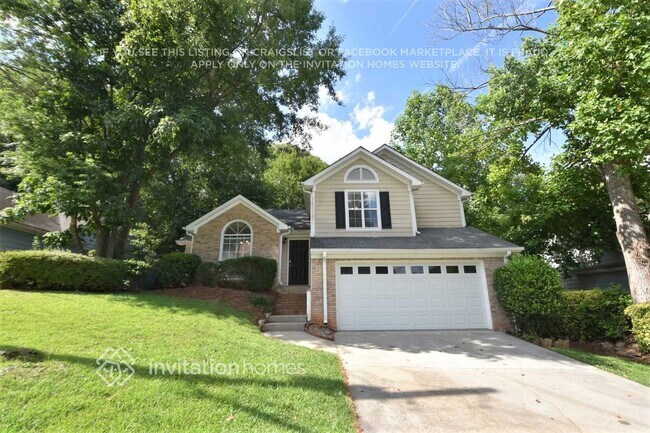 Building Photo - 1830 Killarney Dr SW