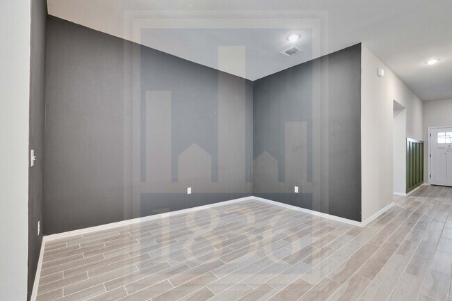 Building Photo - 135 Hackberry Ln