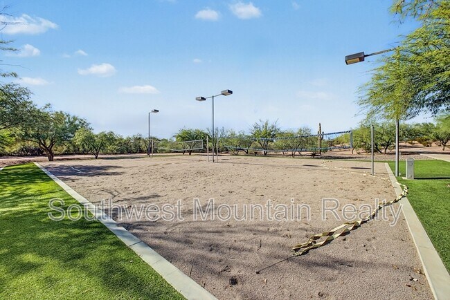Building Photo - 2346 N Monticello Dr