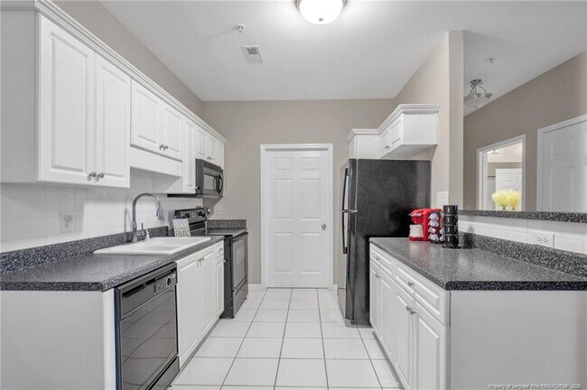 Building Photo - 625 Marshtree Ln