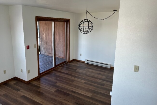 2 Bedroom Dining Room - Dock Side Apartments