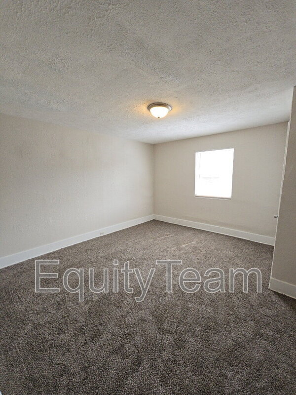 Building Photo - 421 S Jersey St