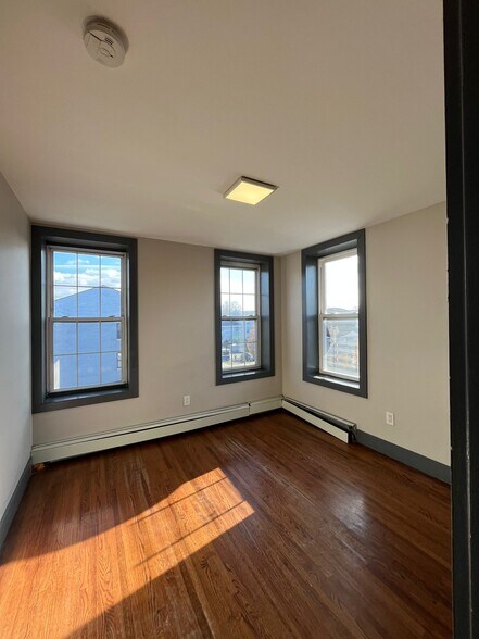 Building Photo - 50 Atlantic St