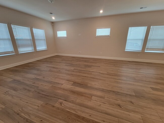 Building Photo - 716 Taylor Bend