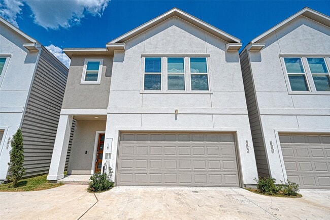 Primary Photo - 882 Fortune St