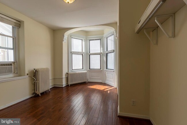 Building Photo - 626 S 19th St