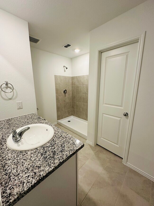 Building Photo - 1447 Dovekie Dr