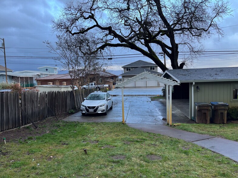 View from patio. - 2667 Lakeshore Blvd