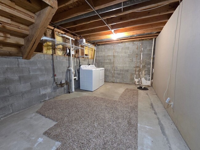 Building Photo - 7913 Bauman Ave