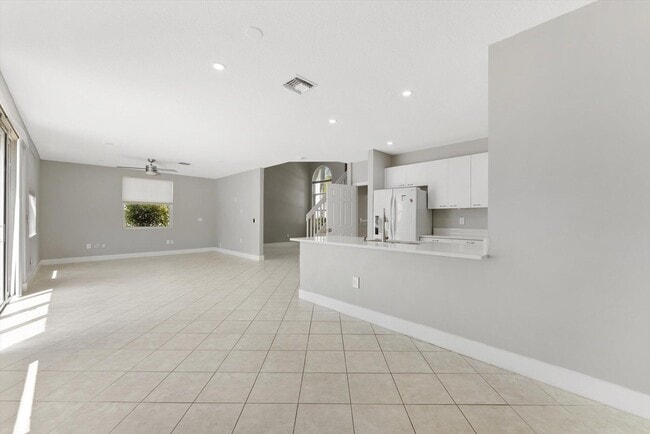 Building Photo - 9825 Scribner Ln