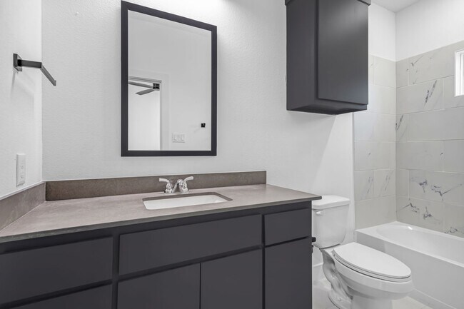 Building Photo - NOW LEASING!  4 bed, 4.5 bath modern home
