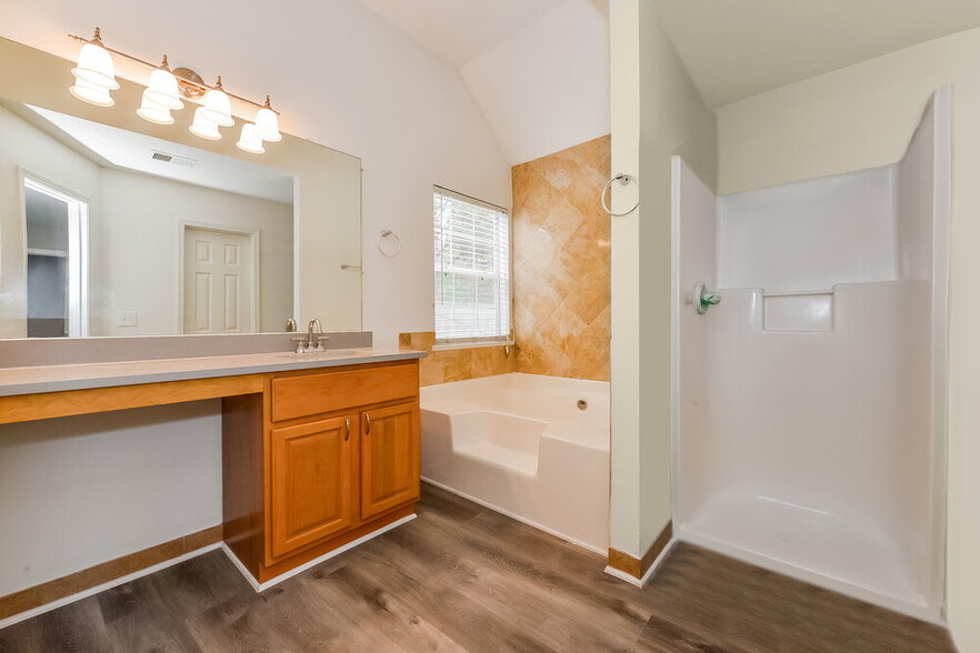 Building Photo - 6686 Pole Creek Dr