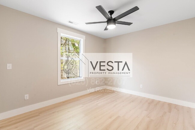 Building Photo - 9 Silent Pl