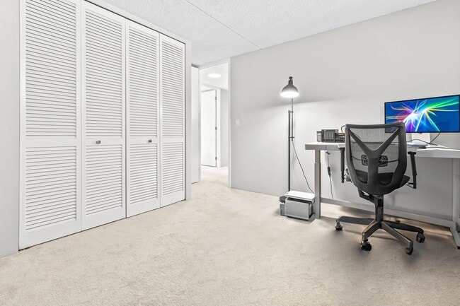 Building Photo - RARELY AVAILABLE, HIGH-FLOOR, "DIRECT OCEA...