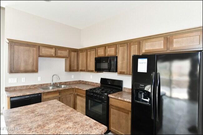 Building Photo - 808 HC Gilbert Minjares Dr