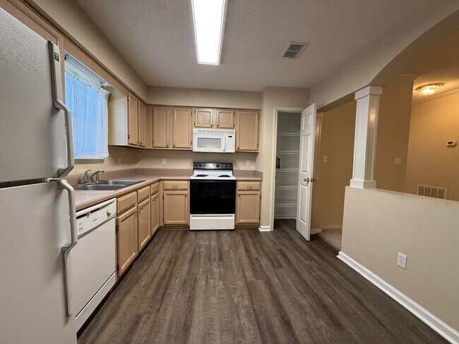 Building Photo - 1322 Hidden Timbers Pl