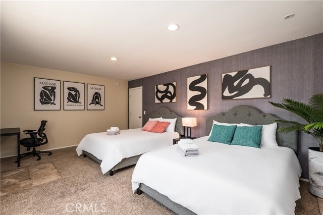 Building Photo - 2328 E Vine Ave