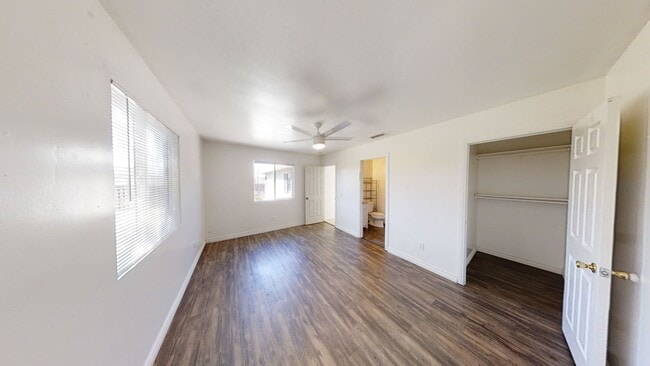 Building Photo - 7BD/3BA, Big Driveway!! (Lease out, pendin...