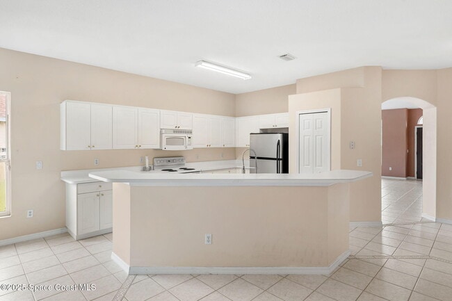 Building Photo - 1774 Sun Gazer Dr