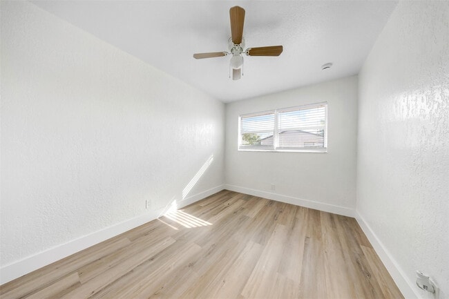 Building Photo - 20 NW 7th Ave