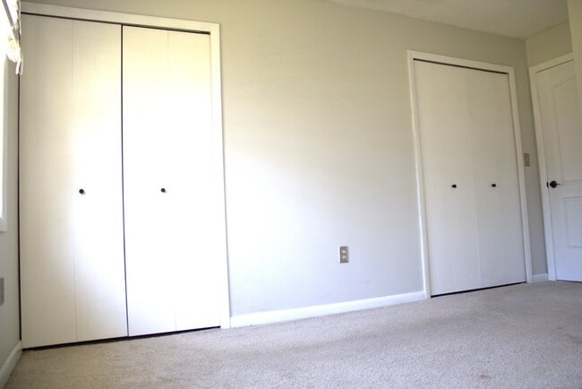 Building Photo - 607 Spring Meadow Rd