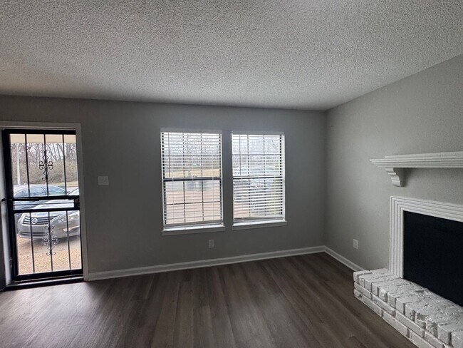 Building Photo - 3546 Christine Rd