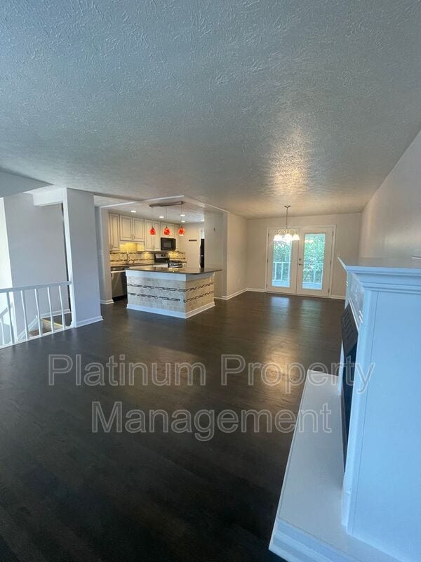Building Photo - 10500 Worthington Hills Manor