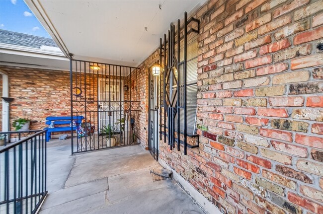 Building Photo - 7703 Moonmist Dr