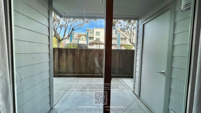 Building Photo - Sweet and Spacious studio with resort styl...