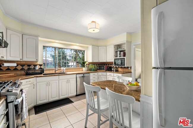 Building Photo - 2302 Berkeley Ave