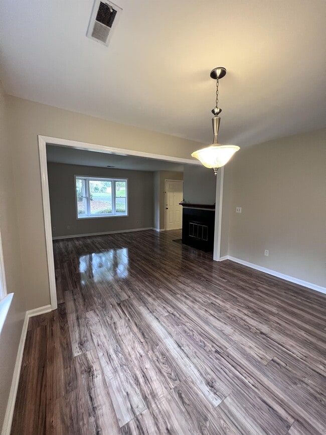 Building Photo - 8326 Summerglen Cir