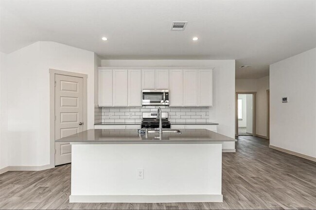 Building Photo - 602 Thunder Cloud Dr