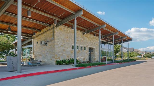 Building Photo - 3661 Rosemont Dr