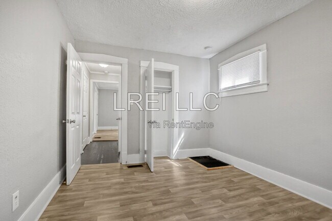 Building Photo - 131 N 39th St