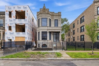 Building Photo - 1544 S Sawyer Ave