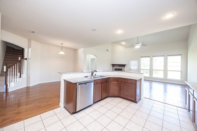 Building Photo - Elegant 5-Bedroom Home in Frisco ISD with ...