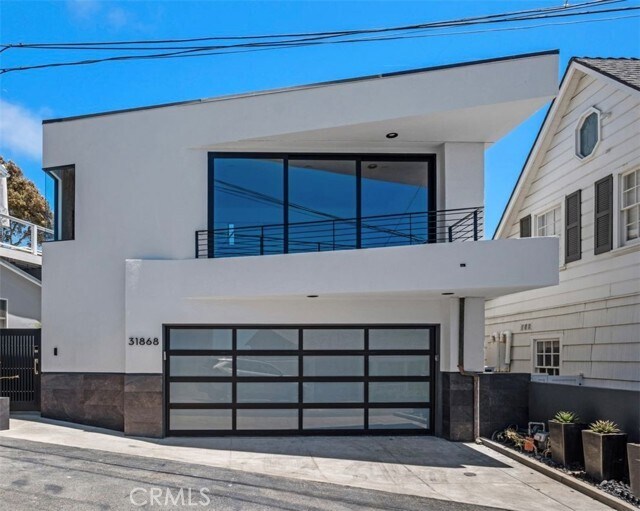 Building Photo - 31868 Circle Dr